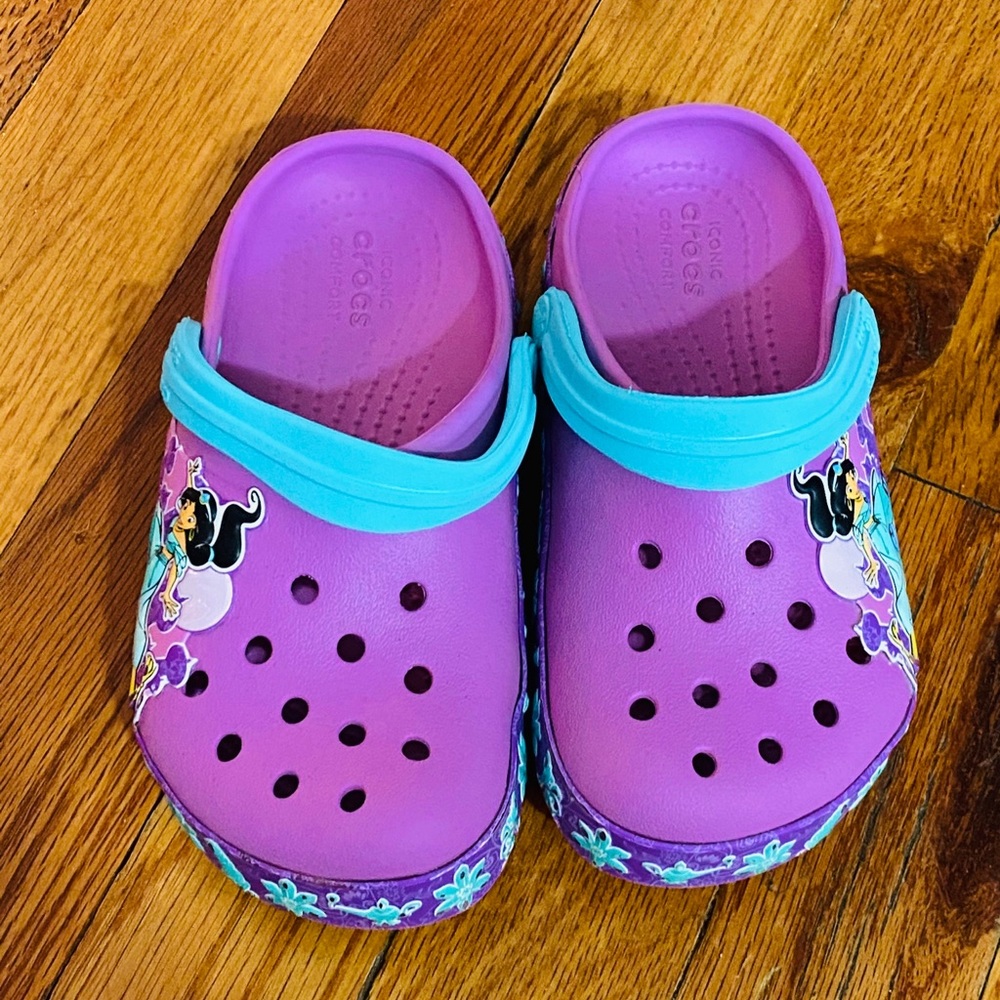 Crocs Disney Jasmine. Girl. 10 T